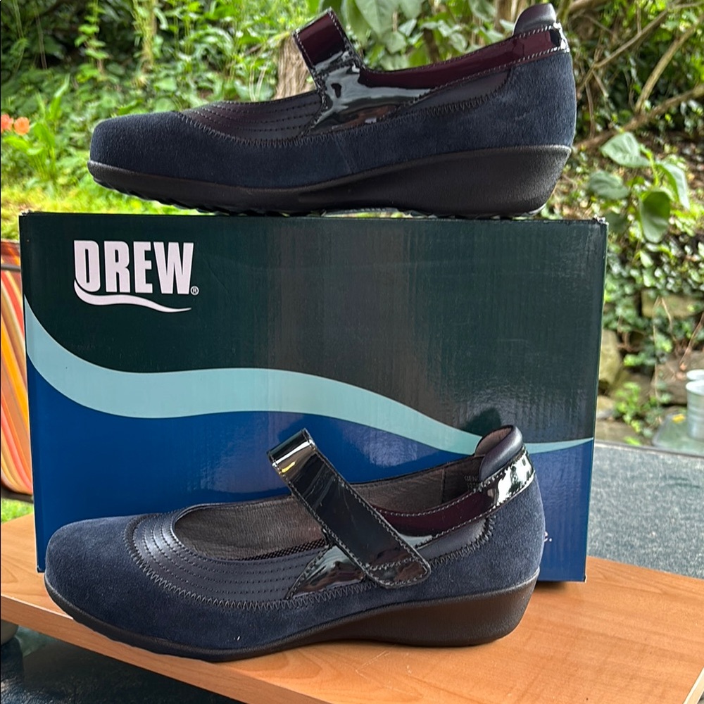 Genoa by DREW Mary Jane leather Flats Loafers. WIDE WIDTH - Picture 4 of 12